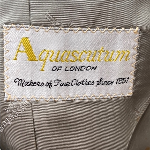 AQUASCUTUM OF LONDON Vintage Navy Blazer (See Measurements) - Picture 7 of 8